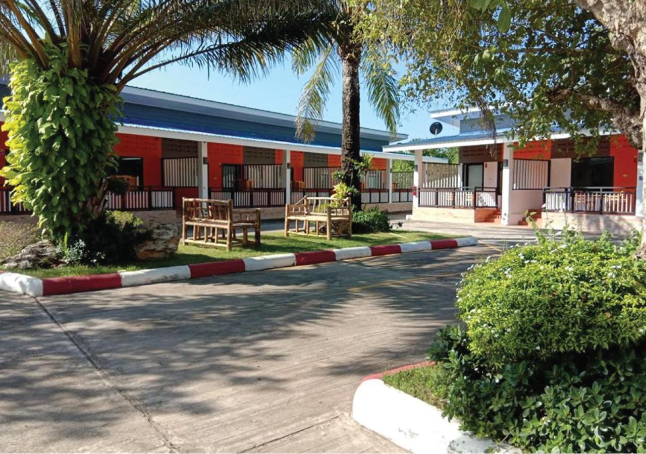 Staychill Resort Uttaradit Exterior foto